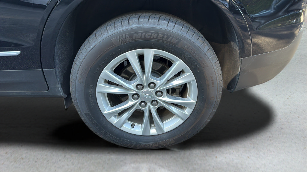 Certified 2025 Cadillac XT5 Luxury FWD image 15