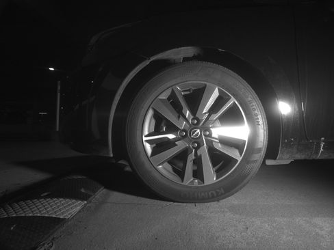 Used 2025 Nissan Versa SV image 12