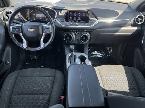 Used 2019 Chevrolet Blazer LT FWD image 3
