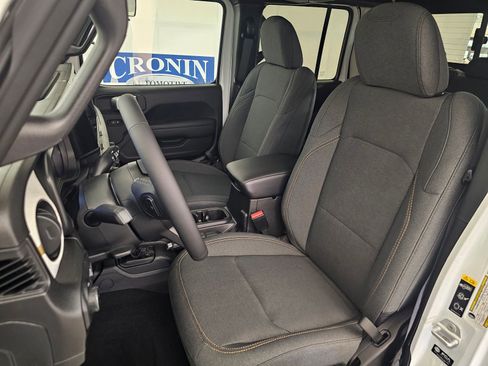 New 2026 Jeep Gladiator Sport image 12