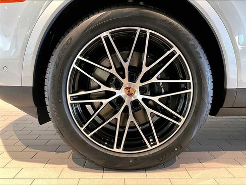 New 2026 Porsche Cayenne Coupe image 11