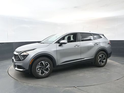 Certified 2024 Kia Sportage LX image 2