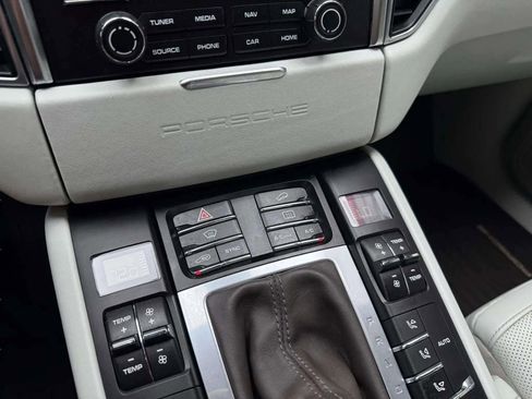 Used 2018 Porsche Macan GTS image 26