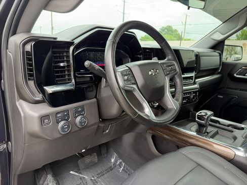 Used 2024 Chevrolet Silverado 1500 LT Trail Boss w/ Convenience Package II AWD/4WD image 17