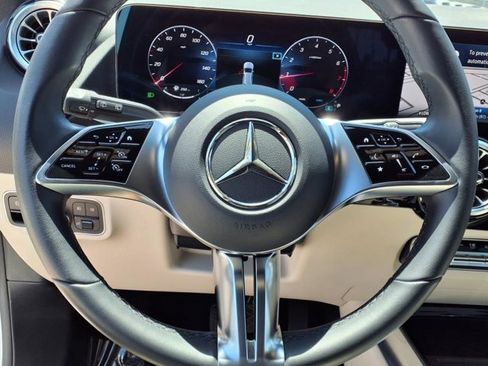 Used 2025 Mercedes-Benz GLA 250 image 17