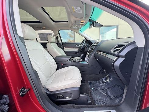 Used 2016 Ford Explorer Platinum image 30