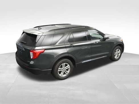Used 2024 Ford Explorer XLT w/ Equipment Group 202A AWD/4WD image 21