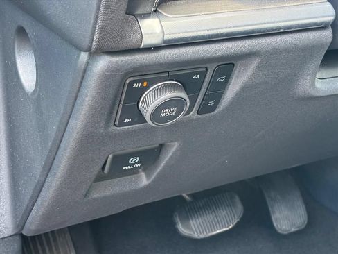 Used 2025 Ford Expedition Platinum AWD/4WD image 8