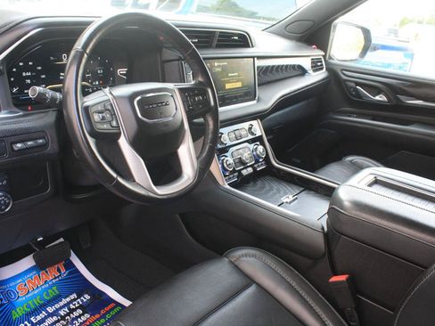 Used 2023 GMC Yukon Denali AWD/4WD image 17
