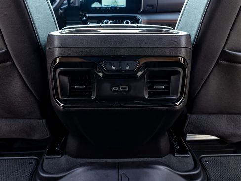 Used 2024 GMC Sierra 2500 AT4 w/ AT4 Premium Plus Package image 32