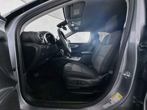 Used 2025 Chevrolet Blazer LT FWD image 13