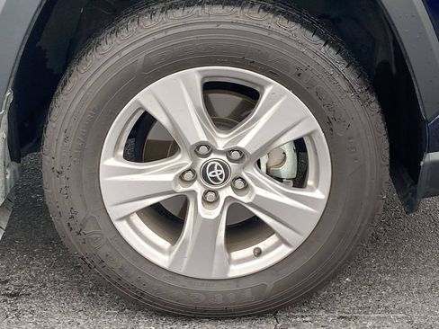 Used 2025 Toyota RAV4 XLE w/ Convenience Package FWD image 10