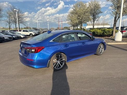 Used 2022 Honda Civic Touring image 14