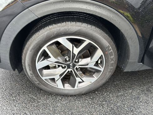 Used 2021 Kia Sportage EX image 32