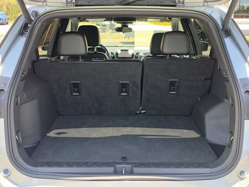 Used 2023 Chevrolet Equinox RS w/ RS Leather Package FWD image 11