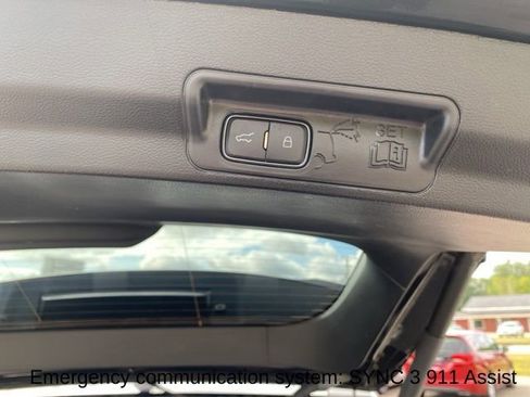 Used 2021 Ford Explorer XLT w/ Equipment Group 202A image 32