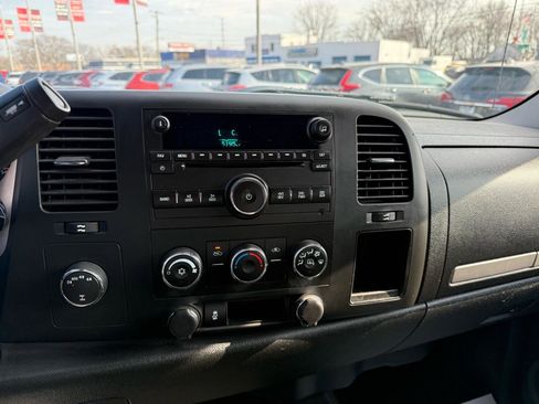 Used 2013 Chevrolet Silverado 1500 LT image 16