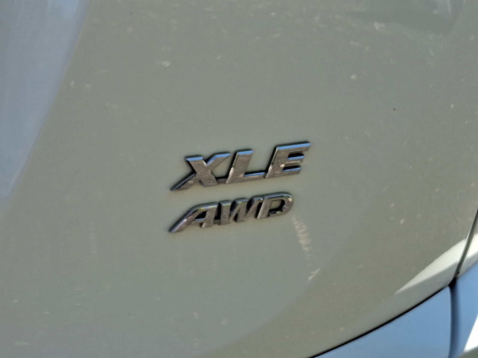 Used 2018 Toyota RAV4 XLE AWD/4WD image 31