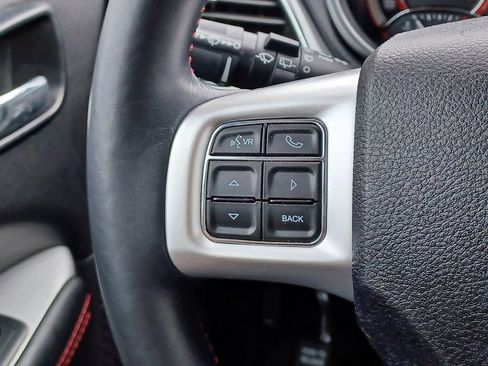 Used 2019 Dodge Journey GT image 18