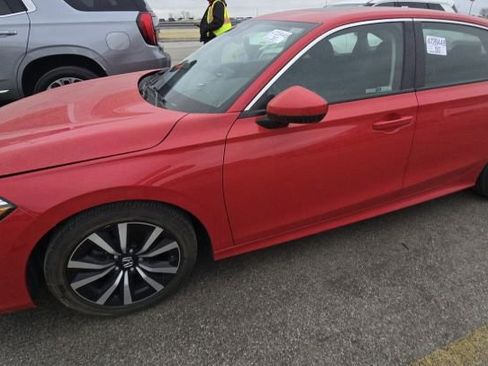 Used 2024 Honda Civic EX image 2