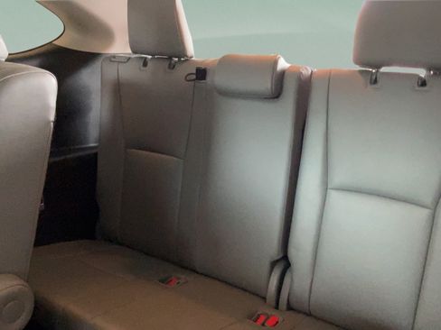 Used 2022 Toyota Highlander Platinum FWD image 31