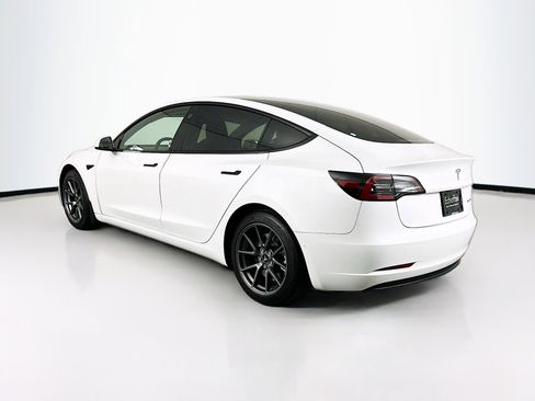 Used 2021 Tesla Model 3 Standard Range Plus image 5