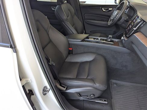 Used 2023 Volvo XC60 B5 Plus w/ Protection Package Premier image 38