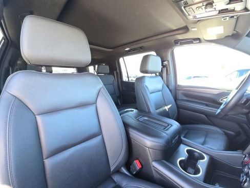 Used 2022 Chevrolet Suburban Z71 w/ Z71 Off-Road Package image 21