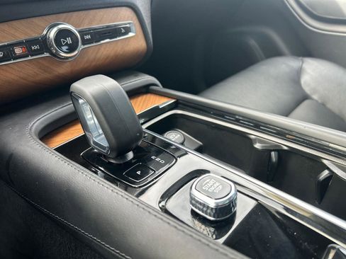 Used 2023 Volvo XC90 B5 Plus w/ Protection Package Premier image 19