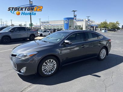 Used 2014 Toyota Avalon Limited w/ Technology Package