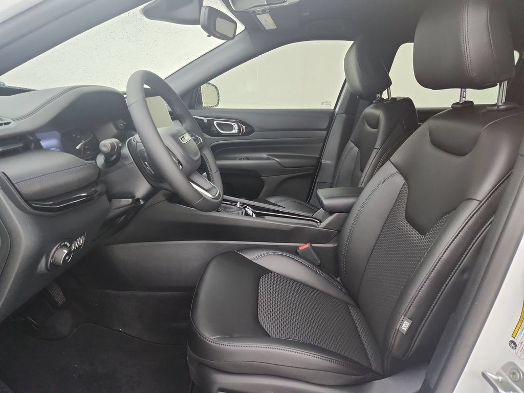 New 2026 Jeep Compass Latitude AWD/4WD image 18