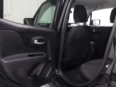 Certified 2023 Jeep Renegade Latitude AWD/4WD image 13