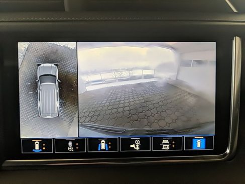 Used 2021 GMC Yukon Denali w/ Denali Premium Package image 26