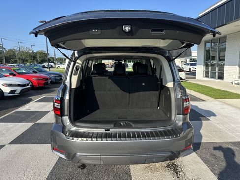 Used 2022 Nissan Armada SL RWD image 8