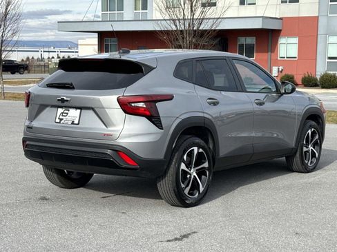 Used 2024 Chevrolet Trax RS w/ Driver Confidence Package image 24