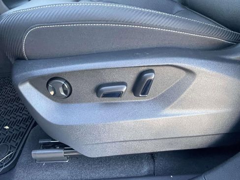 New 2026 Volkswagen Atlas Cross Sport SE image 21