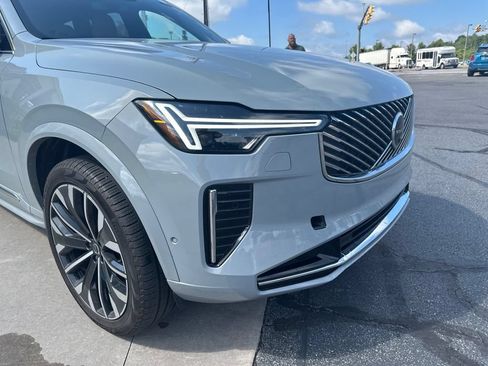 Used 2026 Volvo XC90 B6 Plus AWD/4WD image 11