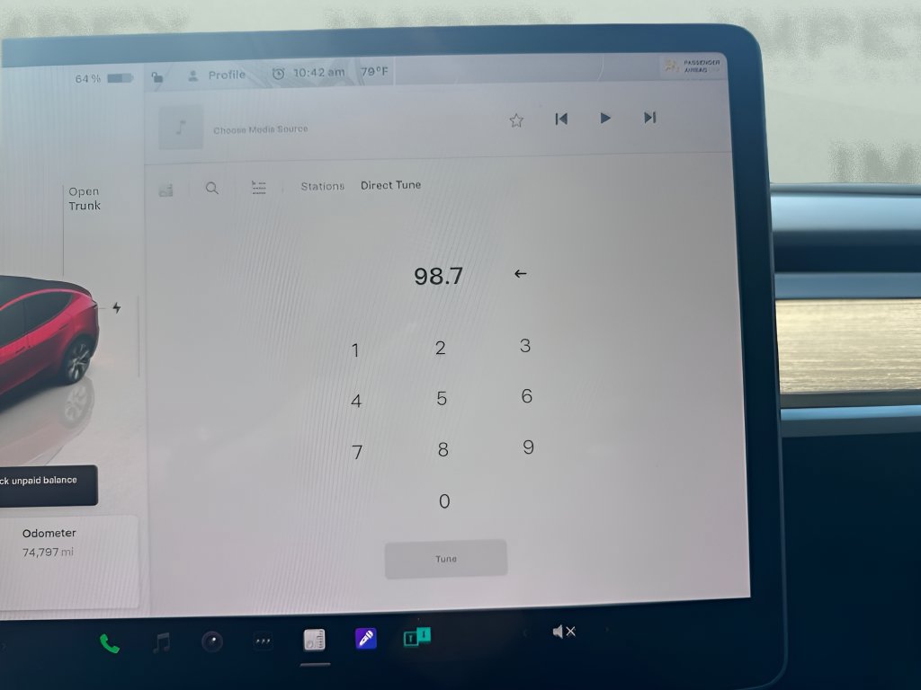 Used 2024 Tesla Model Y Long Range AWD/4WD image 14