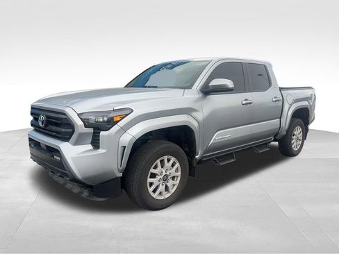 Used 2024 Toyota Tacoma SR5 AWD/4WD image 32