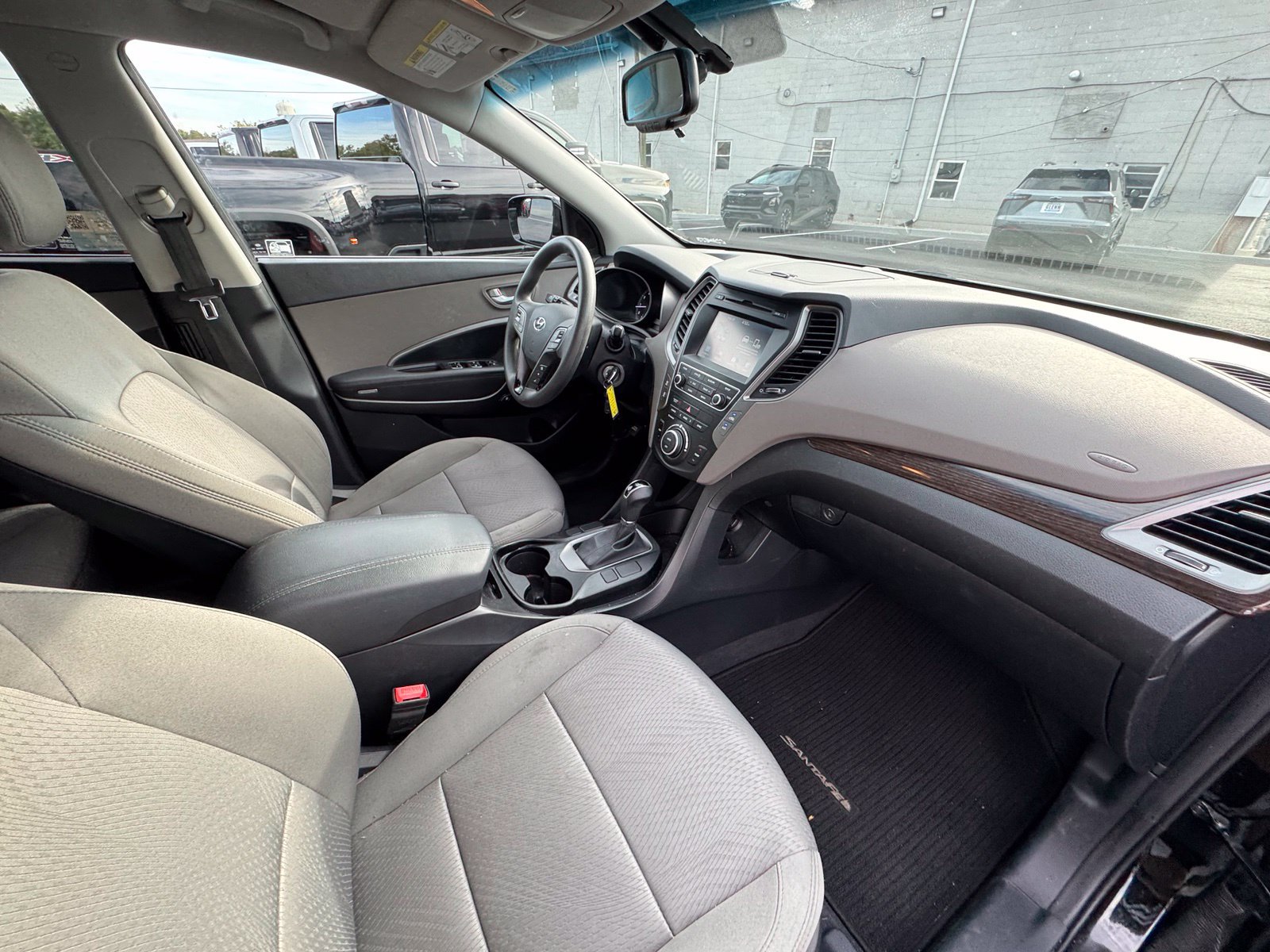 Used 2017 Hyundai Santa Fe Sport FWD image 32
