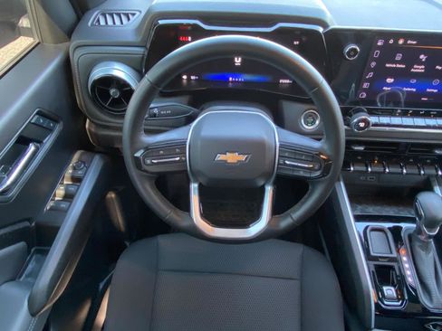 Used 2024 Chevrolet Colorado LT w/ LT Convenience Package image 9