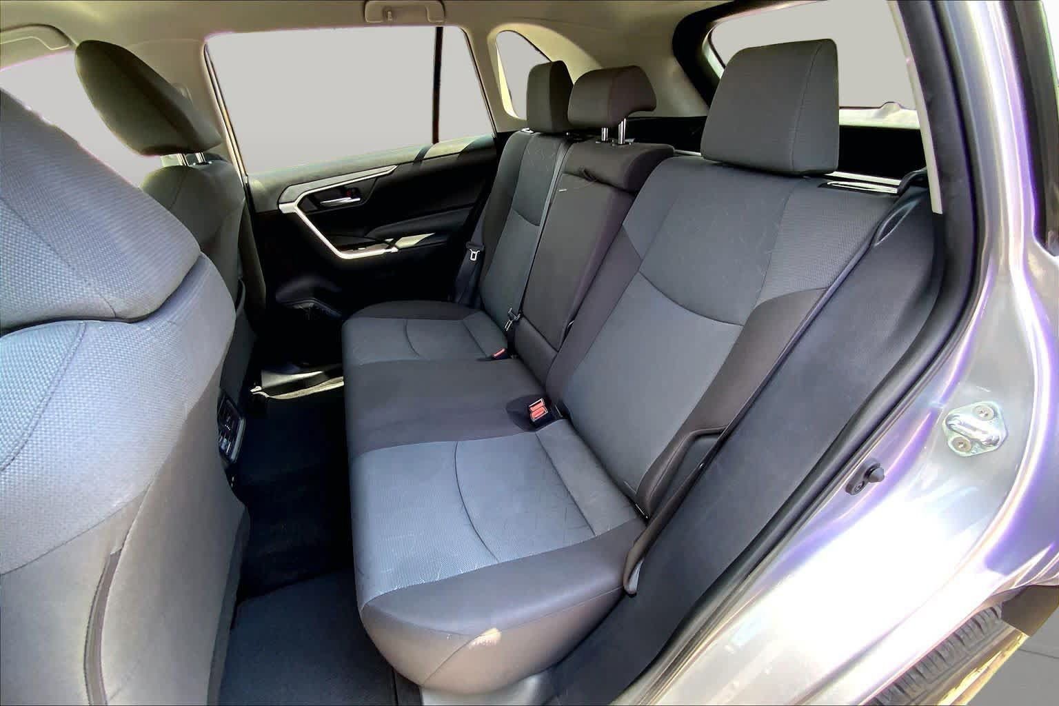 Used 2025 Toyota RAV4 XLE FWD image 21