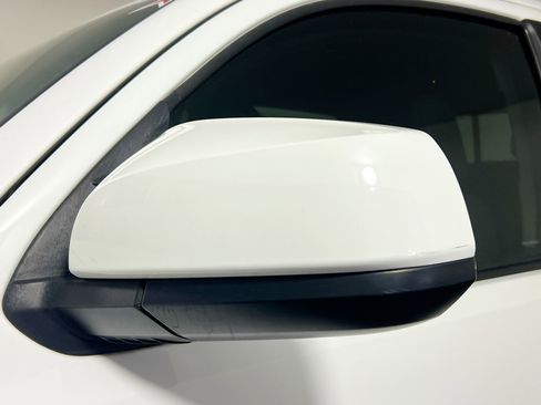 Used 2016 Toyota Tacoma SR5 w/ Towing Package image 12