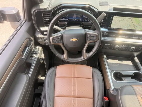 Used 2024 Chevrolet Silverado 2500 High Country w/ High Country Premium Package AWD/4WD image 31
