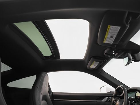 Used 2021 Porsche 911 Carrera image 29