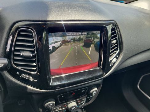 Used 2019 Jeep Compass Limited FWD image 31