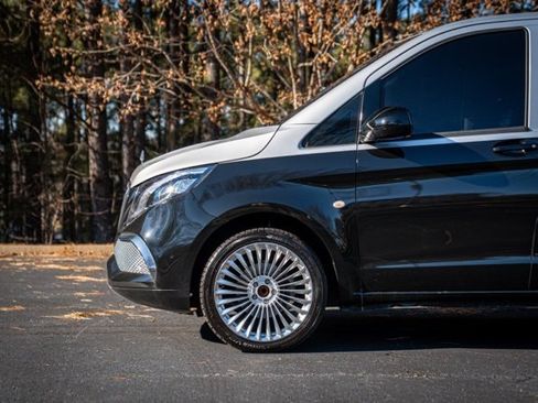 Used 2017 Mercedes-Benz Metris Passenger image 5