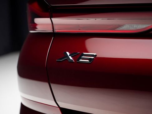 Used 2025 BMW X6 xDrive40i w/ Premium Package image 29