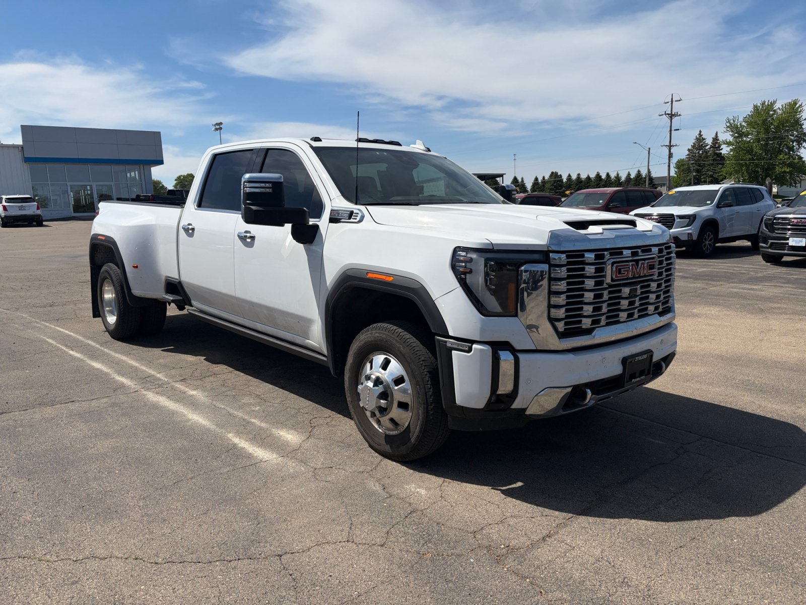 Used 2024 GMC Sierra 3500 Denali w/ Denali Reserve Package AWD/4WD image 17