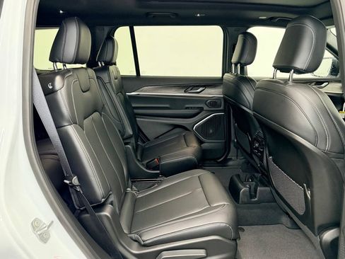 New 2026 Jeep Grand Cherokee L Limited AWD/4WD image 12